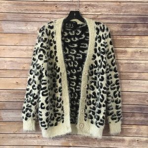 Soft comfy cozy leopard print cardigan size S/M